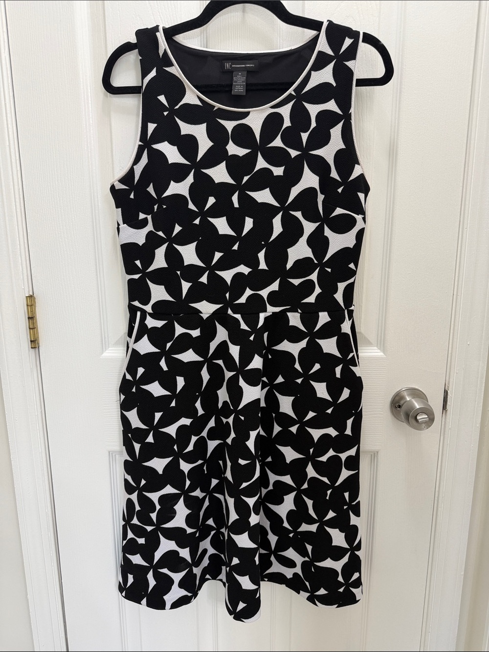Black & White Sleeveless A-Line Dress with pockets!